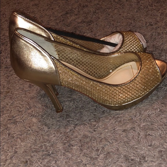 Women’s heels - Picture 2 of 3
